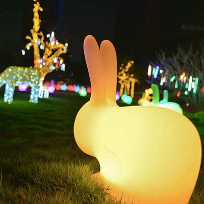 Lampe de chevet en plastique RVB avec lumières série décoratives à LED avec station de charge Lumières de lapin animal